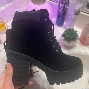 Black heeled boots